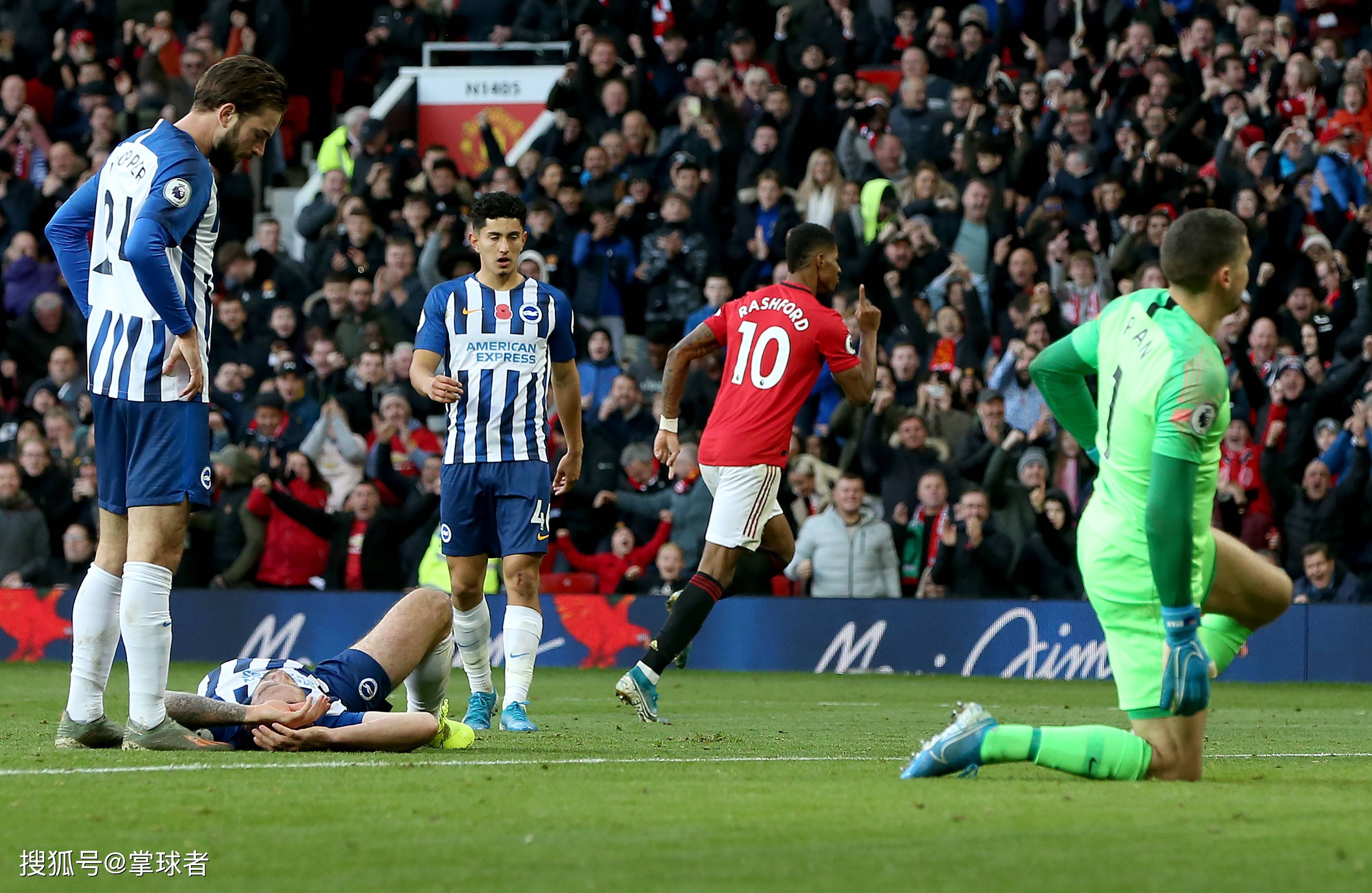 借助社交媒 借助社交媒