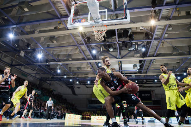 在担任主席 在担任主席